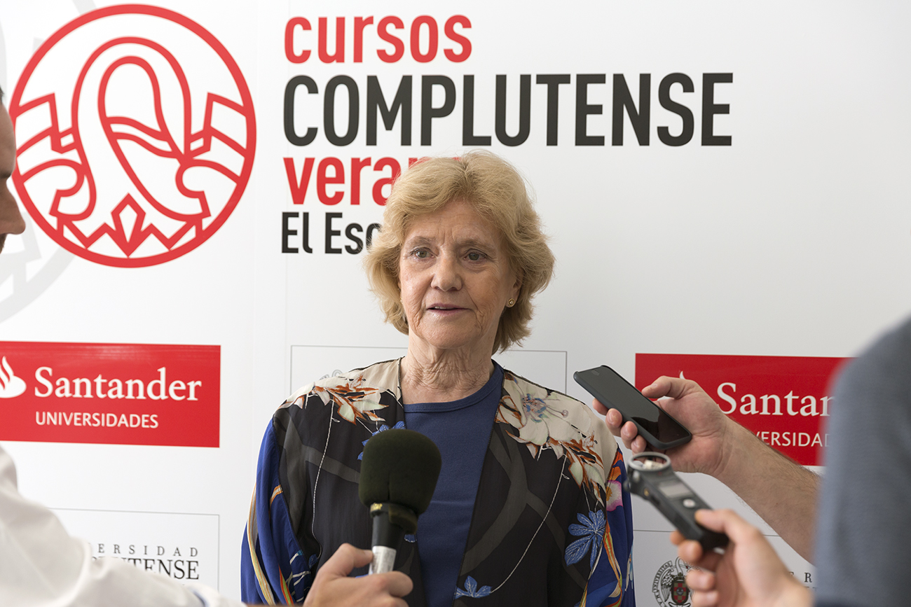 Soledad Becerril celebra los 30 años de defensa de los derechos y libertades en la UCM